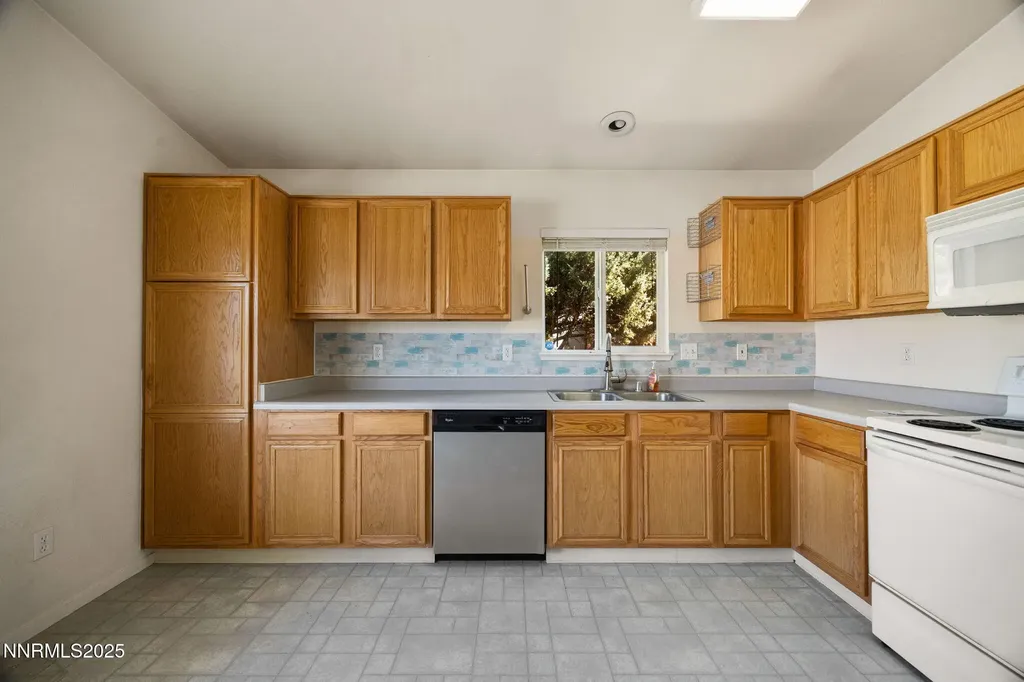 17862 Bear River Reno NV 89508