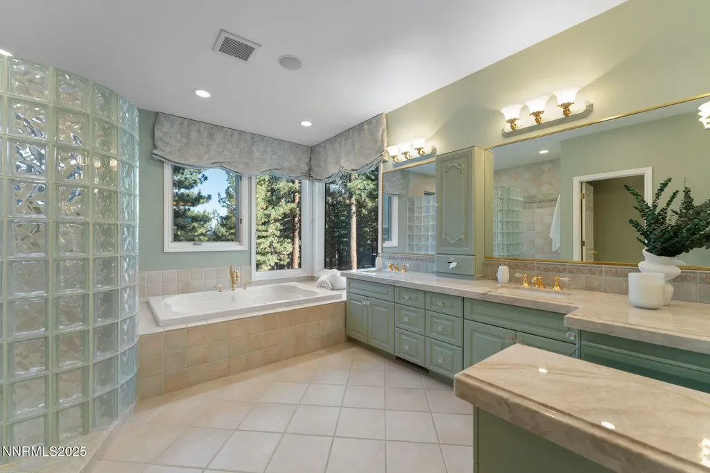 355 Blue Spruce Reno NV 89511