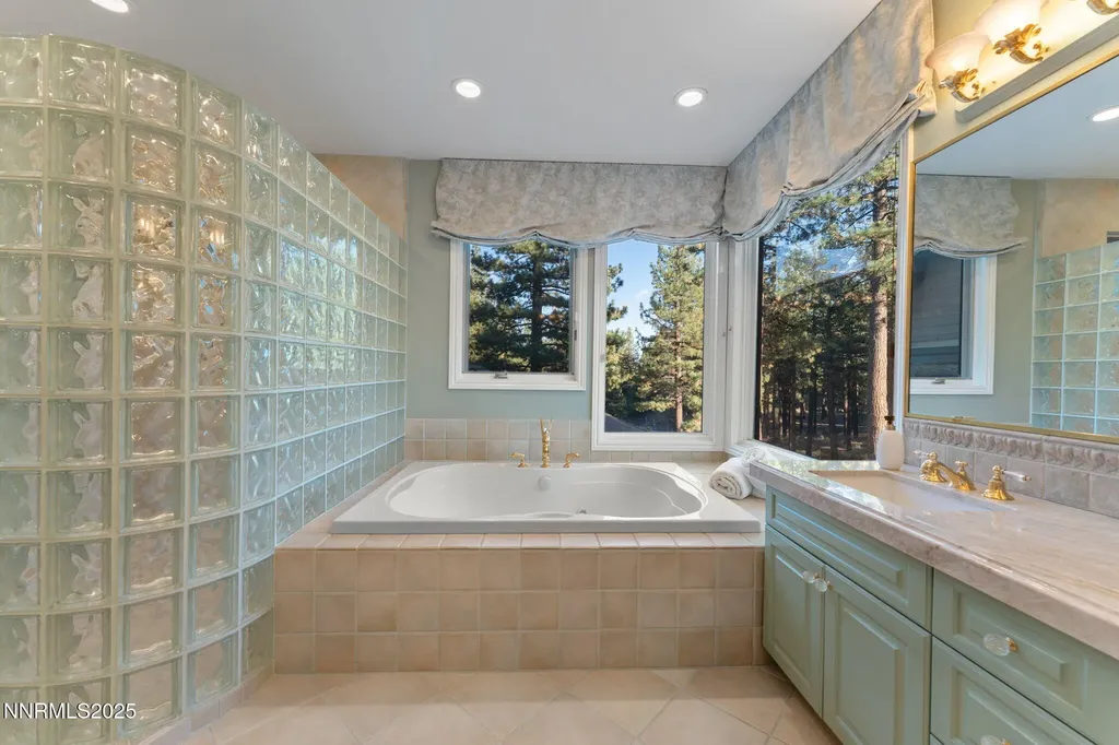 355 Blue Spruce Reno NV 89511