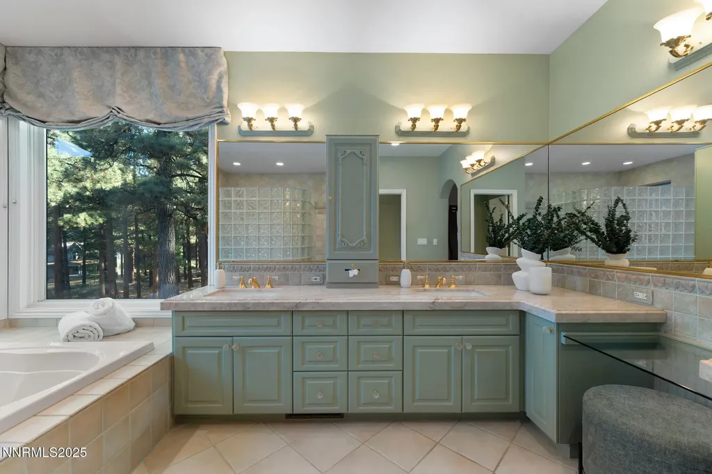 355 Blue Spruce Reno NV 89511