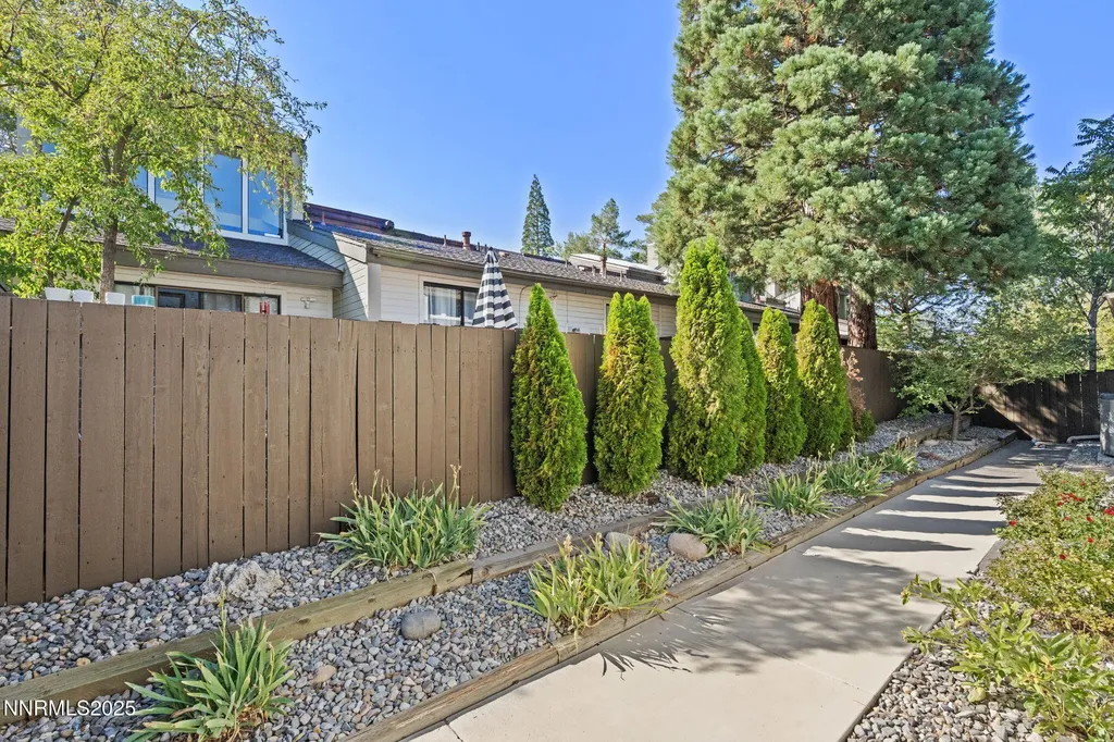 3901 Greenbriar Reno NV 89509