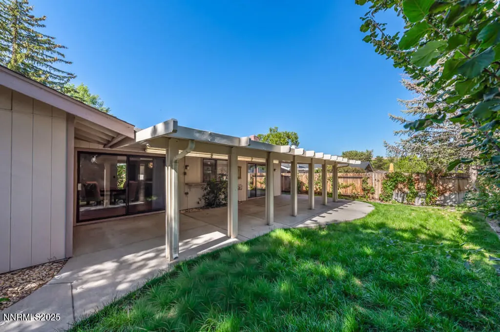 1460 Shewmaker Reno NV 89509