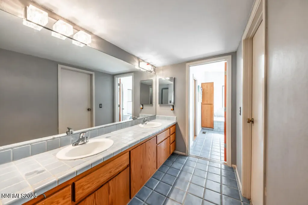 1460 Shewmaker Reno NV 89509