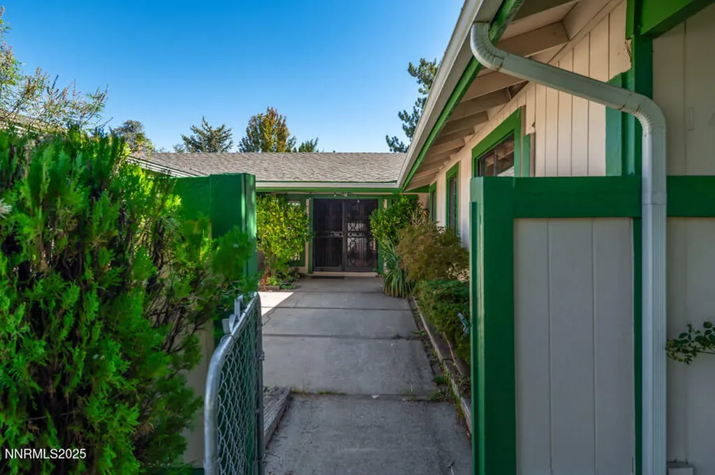 1460 Shewmaker Reno NV 89509