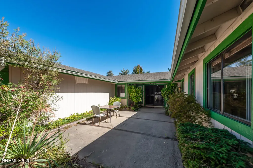 1460 Shewmaker Reno NV 89509