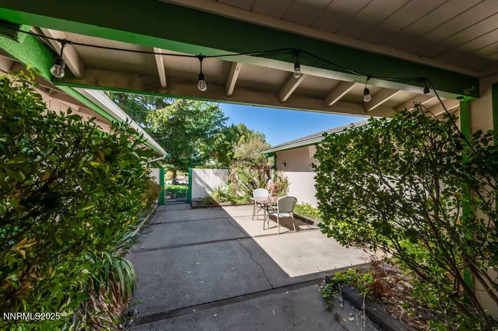 1460 Shewmaker Reno NV 89509