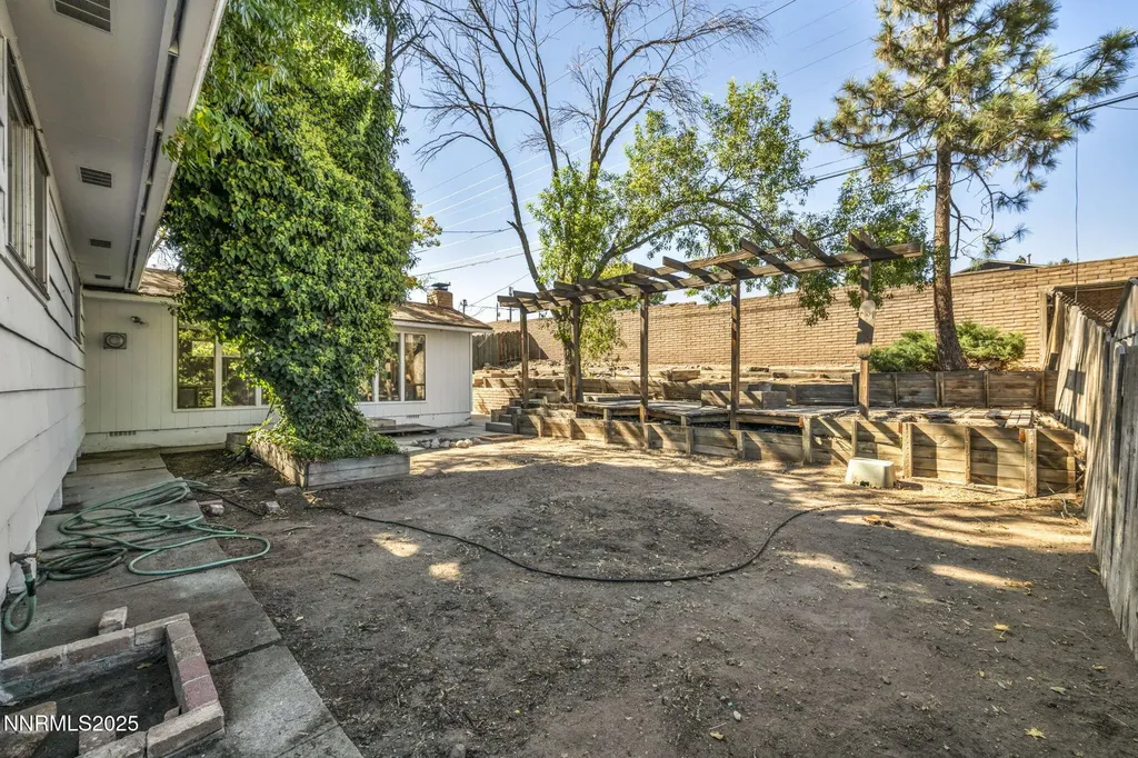 3235 Bryan Reno NV 89503