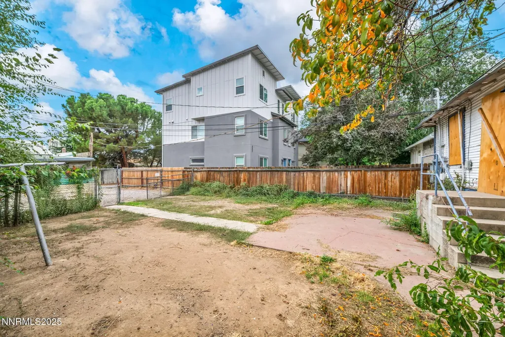 344 7th Reno NV 89512