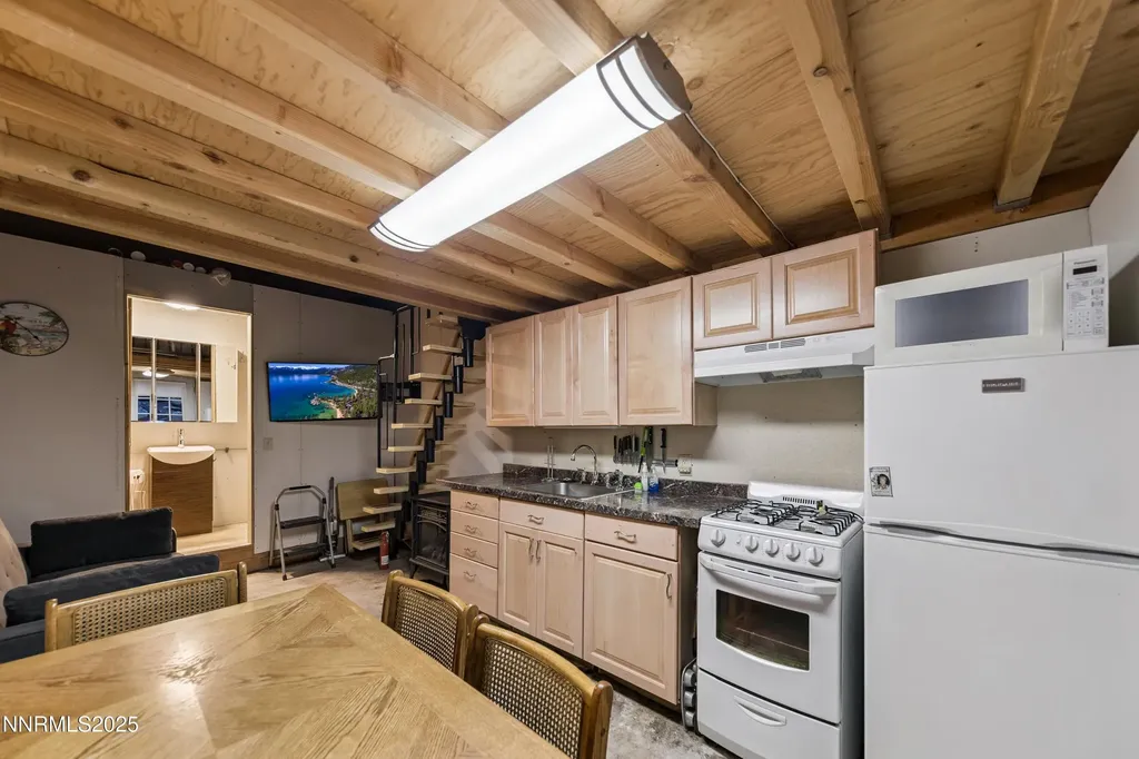 349 Maryanne Stateline NV 89449