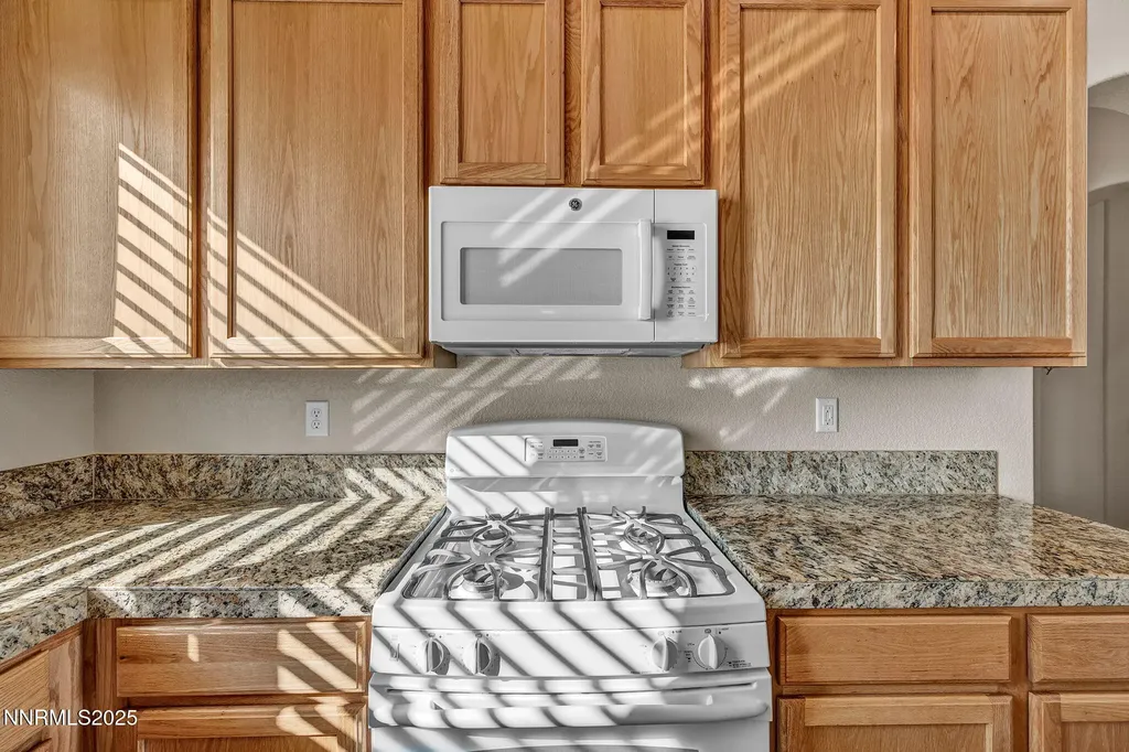 823 Gullane Dayton NV 89403