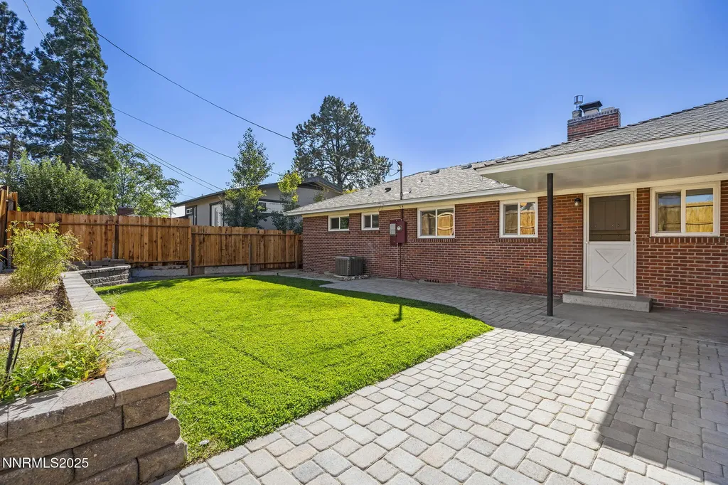 395 Hillcrest Reno NV 89509