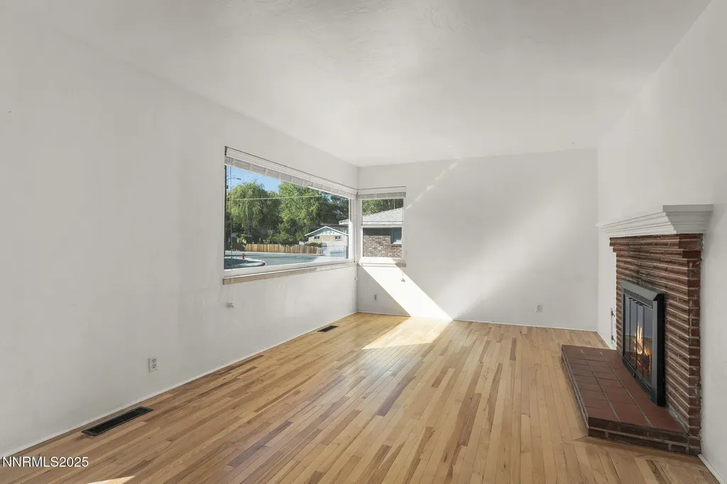 395 Hillcrest Reno NV 89509