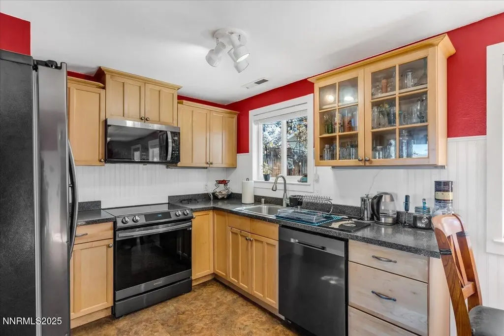 1231 Manhattan Gardnerville NV 89460