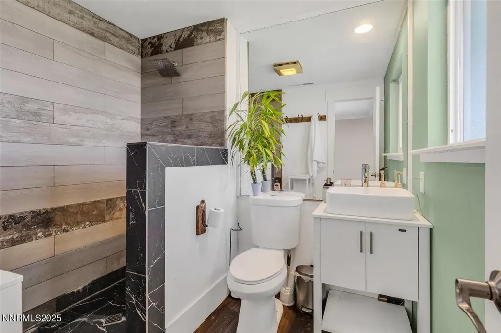 1231 Manhattan Gardnerville NV 89460