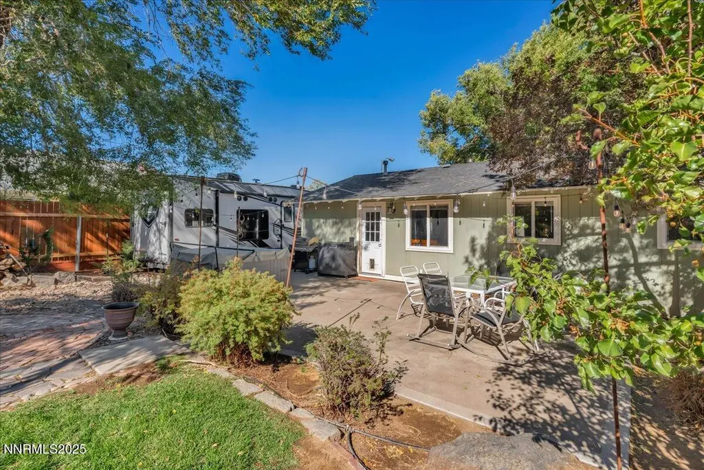 1231 Manhattan Gardnerville NV 89460