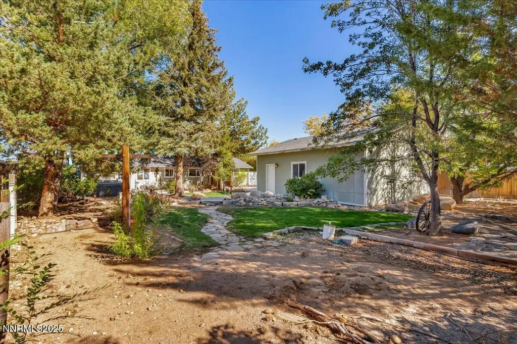 1231 Manhattan Gardnerville NV 89460