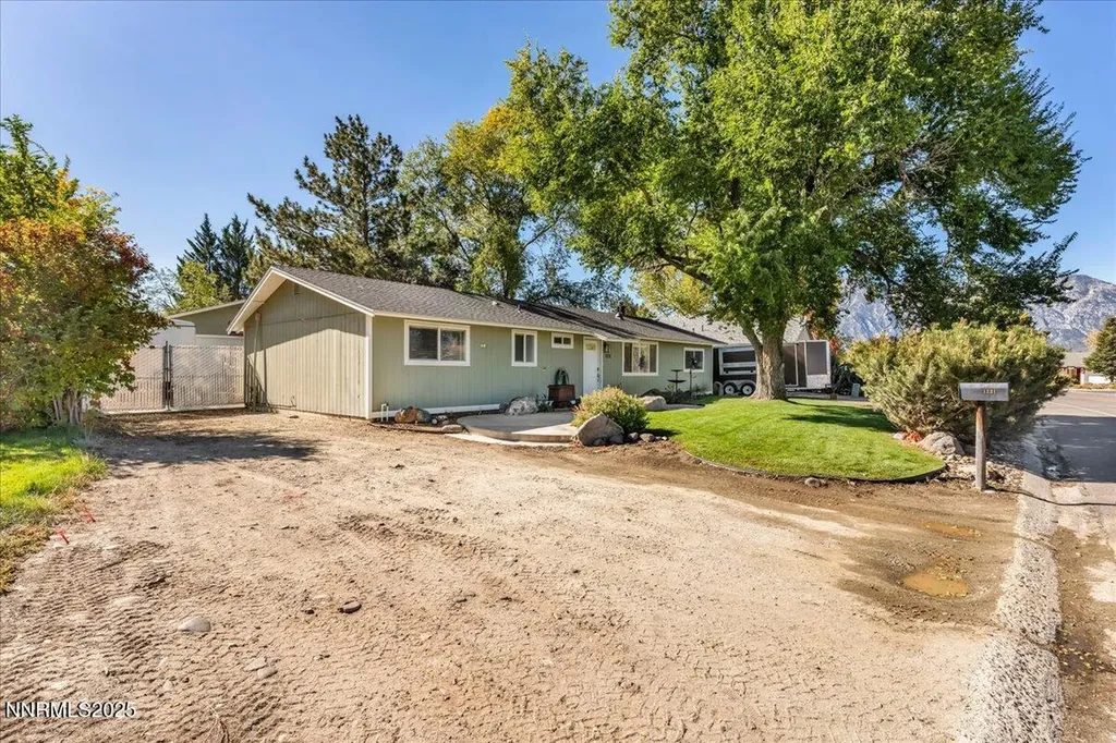 1231 Manhattan Gardnerville NV 89460