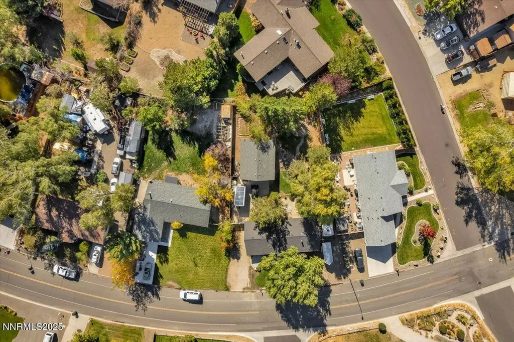 1231 Manhattan Gardnerville NV 89460