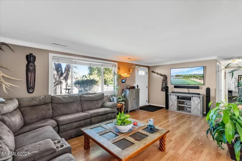 1231 Manhattan Gardnerville NV 89460