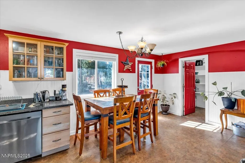 1231 Manhattan Gardnerville NV 89460