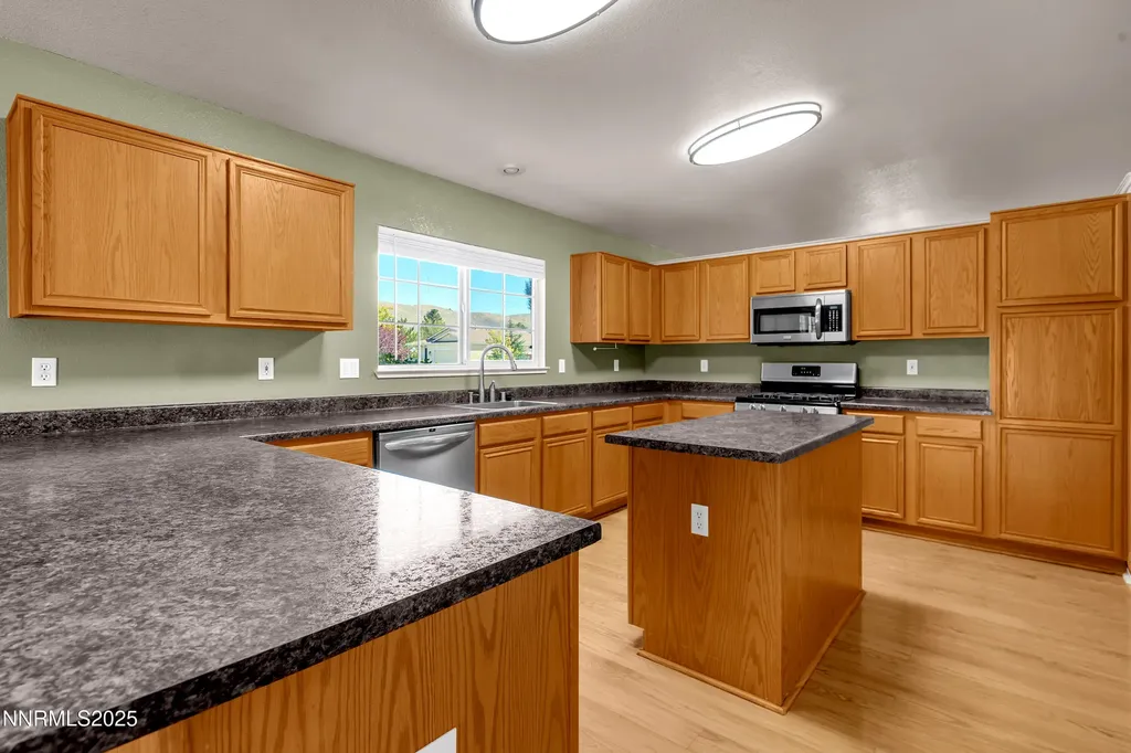 17507 Bear Lake Reno NV 89508