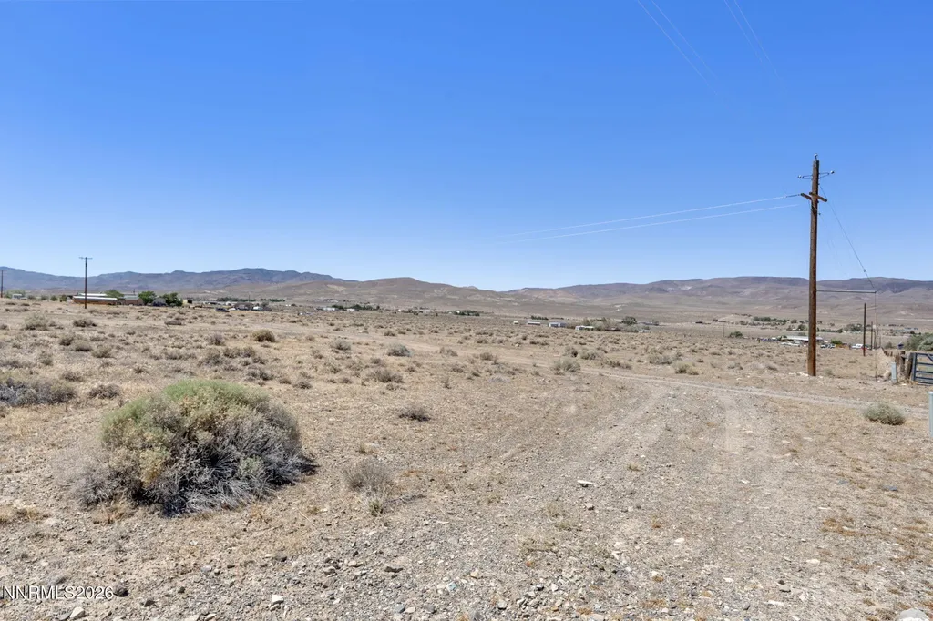 4810 Holmes Silver Springs NV 89429