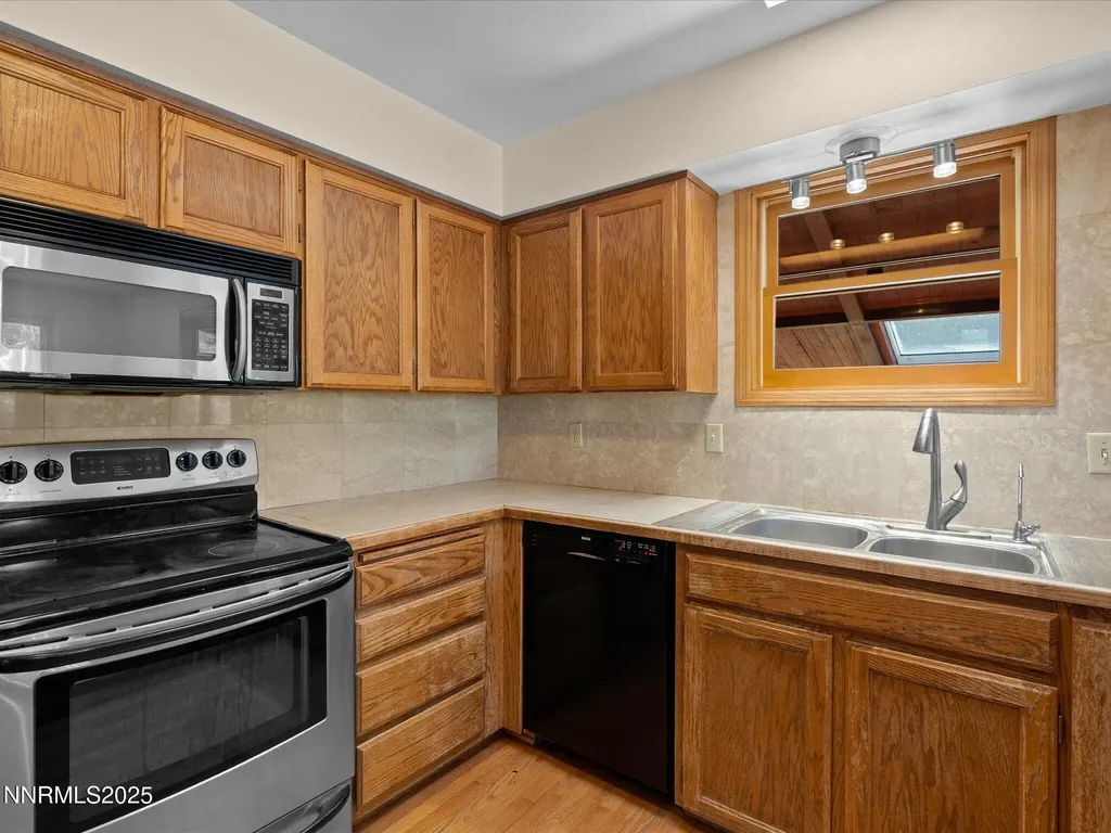 185 Lakeview Verdi NV 89439