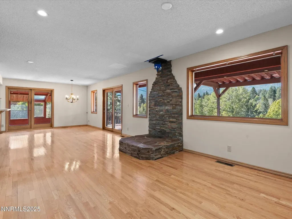 185 Lakeview Verdi NV 89439