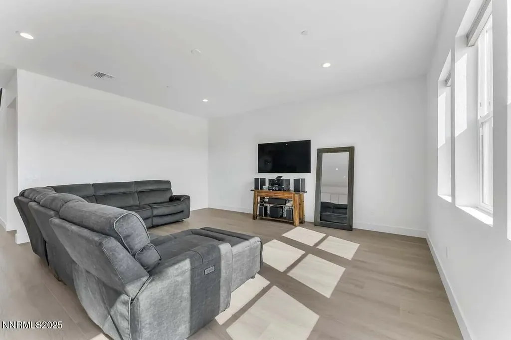 396 Pah Rah Ridge Sparks NV 89441