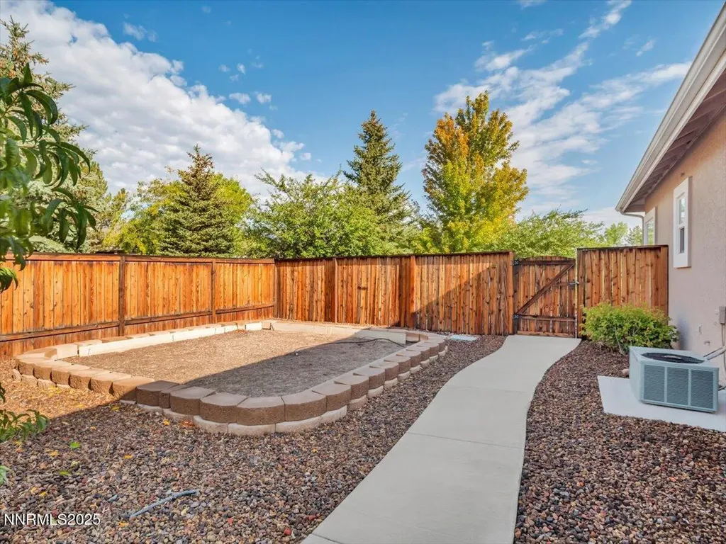 1124 Fork Minden NV 89423