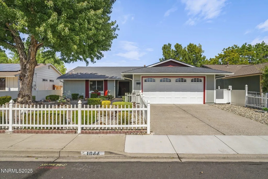 1044 Glen Martin Sparks NV 89434