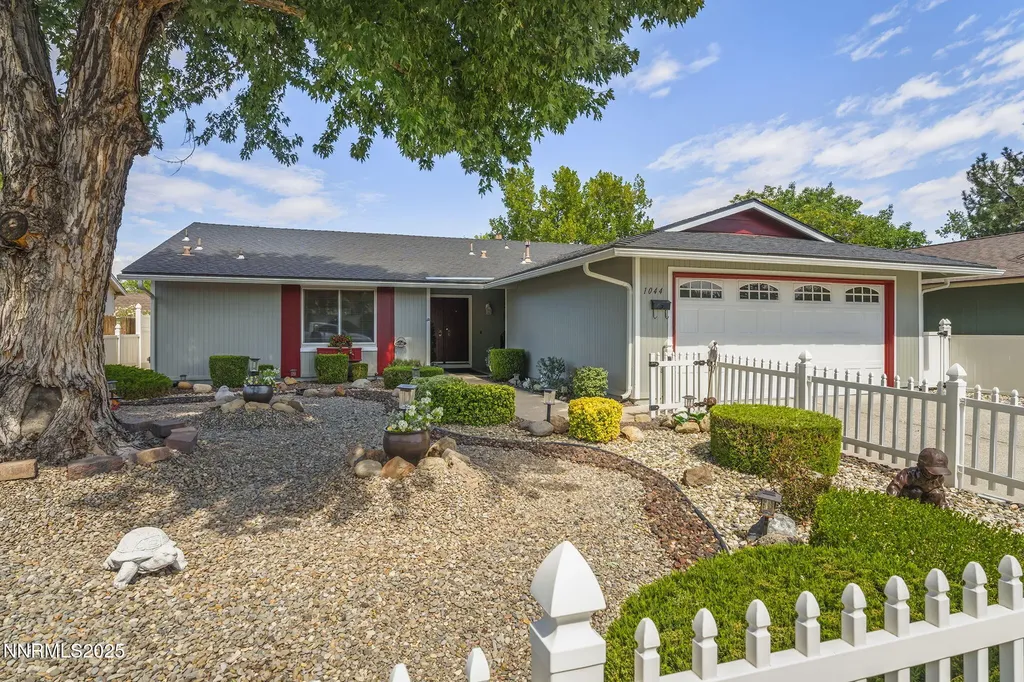 1044 Glen Martin Sparks NV 89434