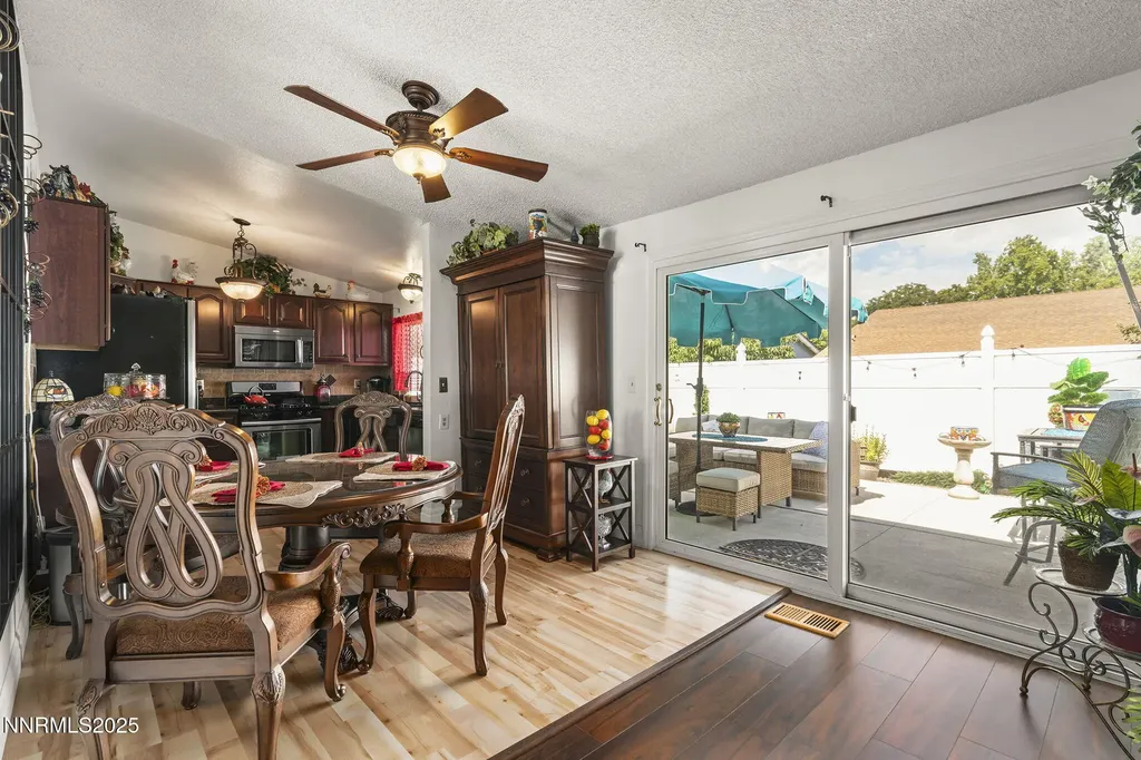 1044 Glen Martin Sparks NV 89434