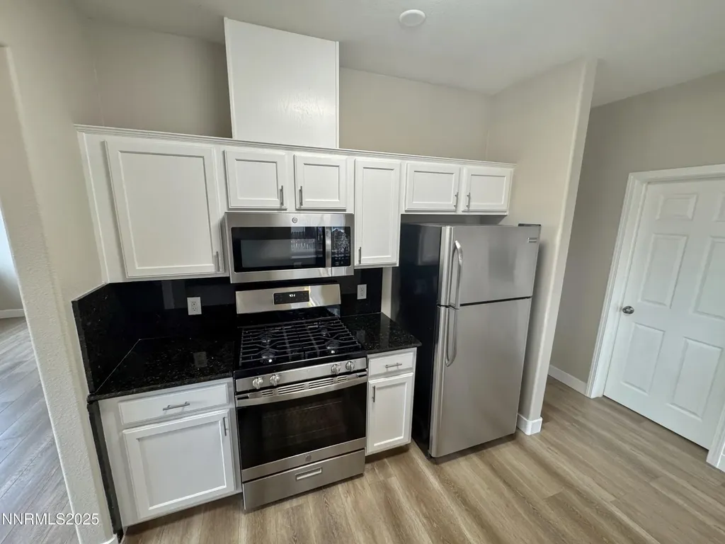3868 Snow Valley Reno NV 89508
