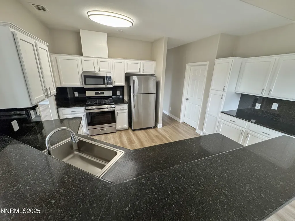 3868 Snow Valley Reno NV 89508