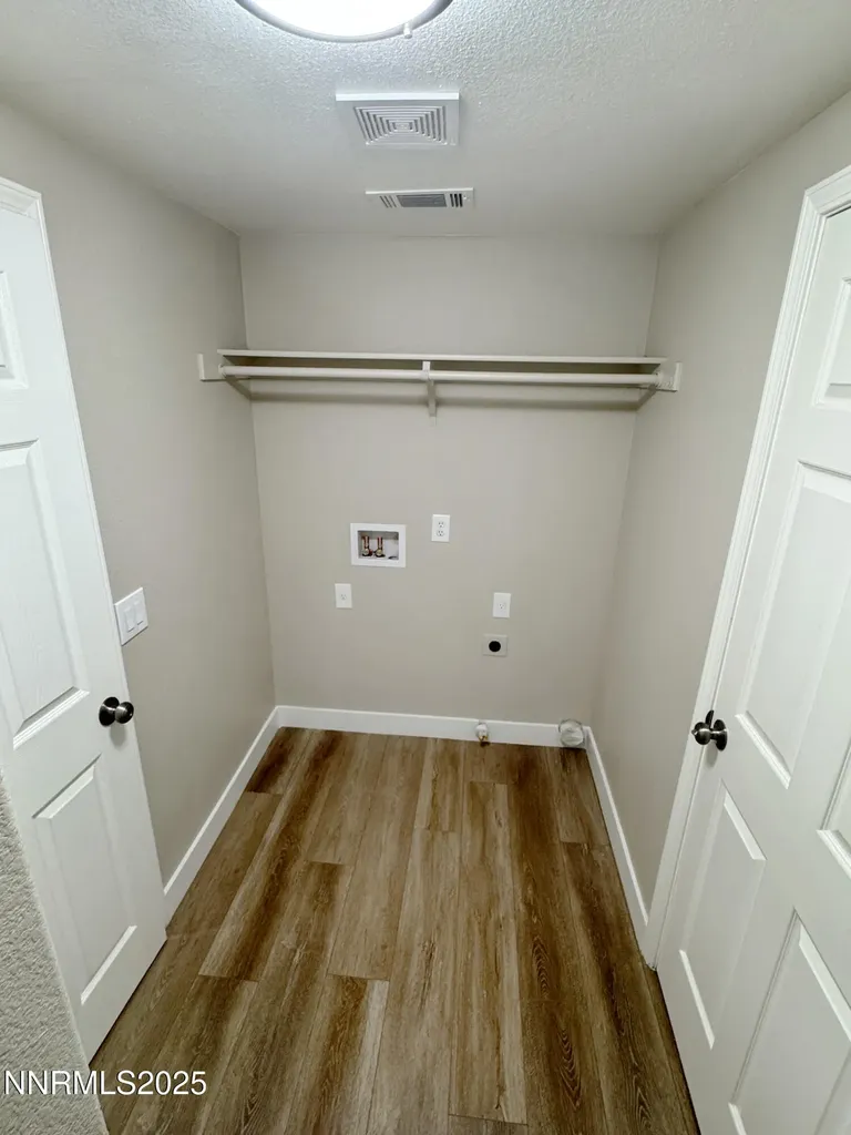 3868 Snow Valley Reno NV 89508