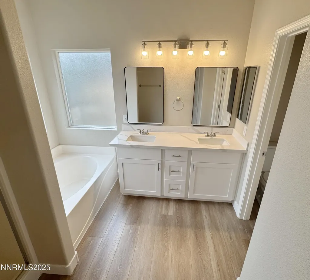 3868 Snow Valley Reno NV 89508