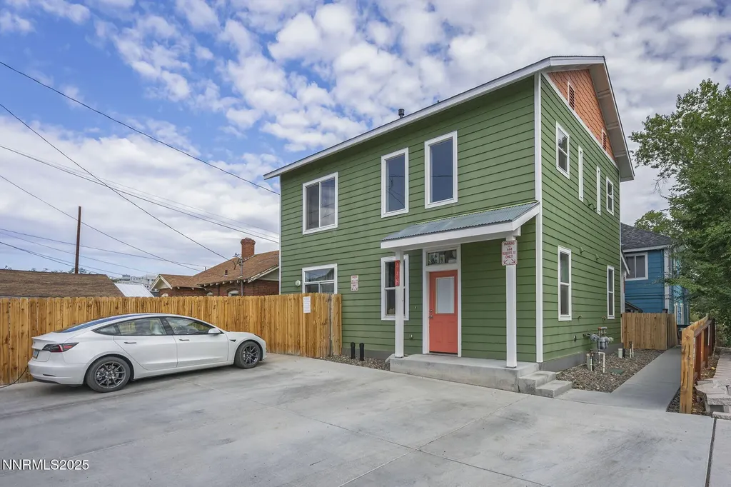 446 Roberts Reno NV 89502