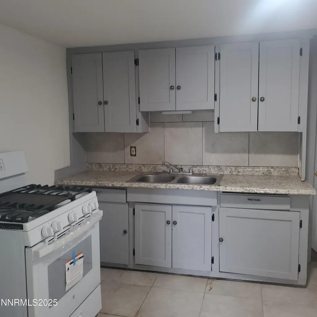 742 D Hawthorne NV 89415