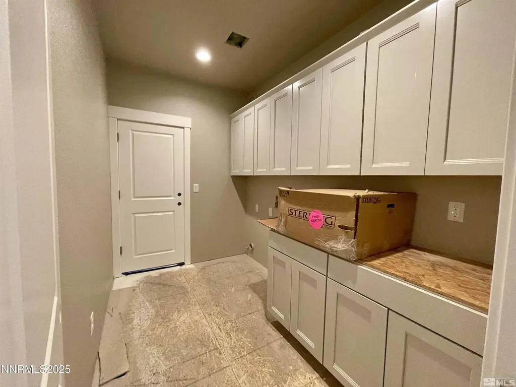 2608 Gordon Minden NV 89423