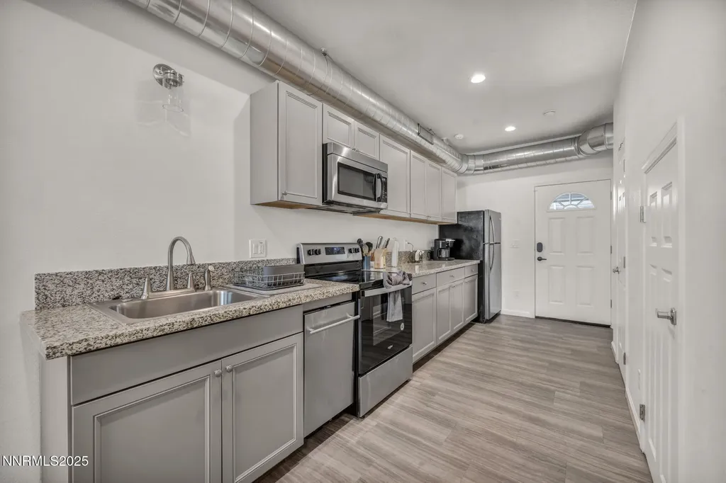 442 7th Reno NV 89512