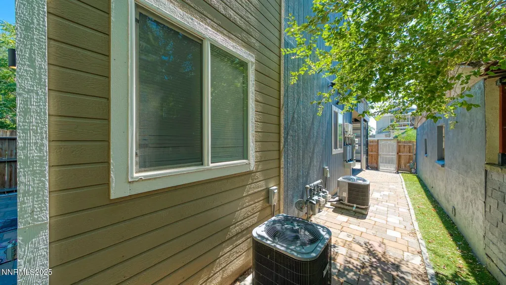 442 7th Reno NV 89512