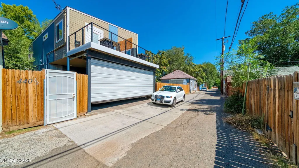 442 7th Reno NV 89512