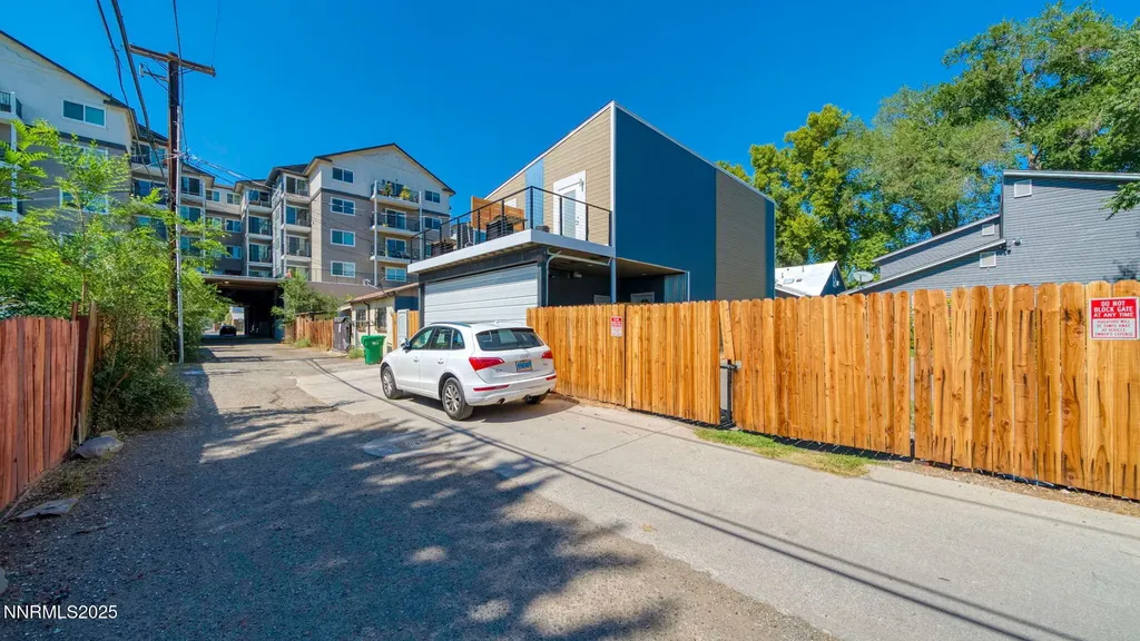 442 7th Reno NV 89512