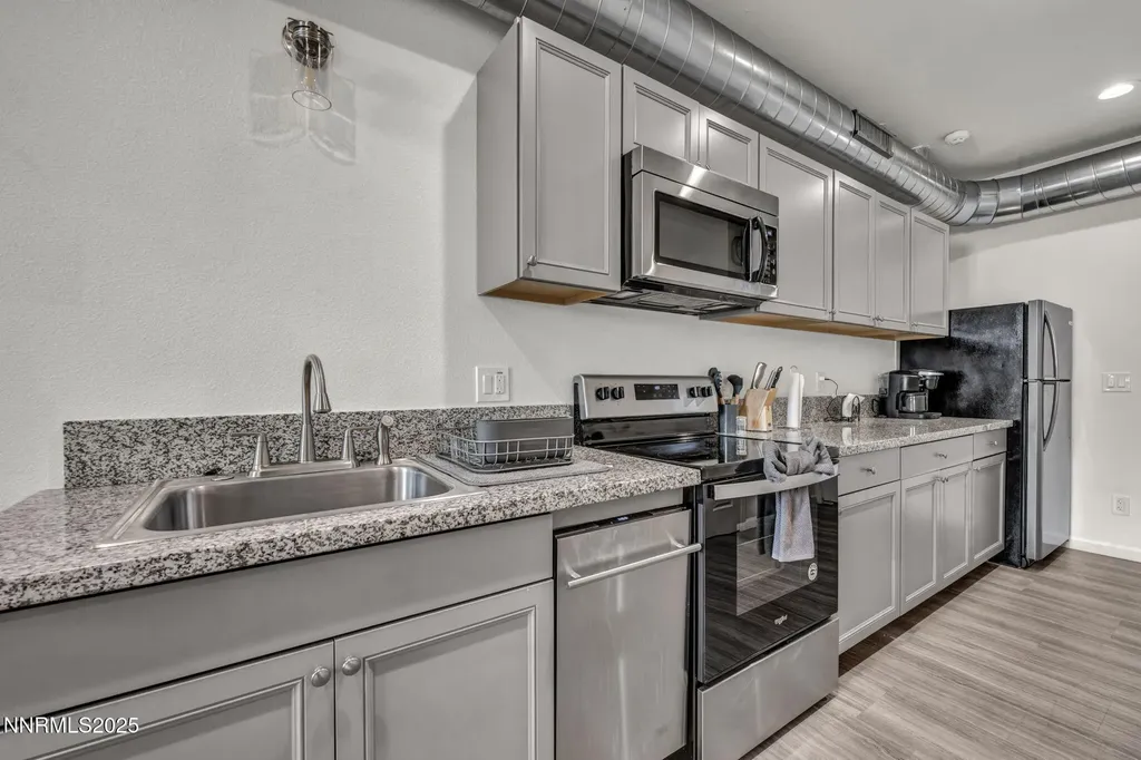 442 7th Reno NV 89512
