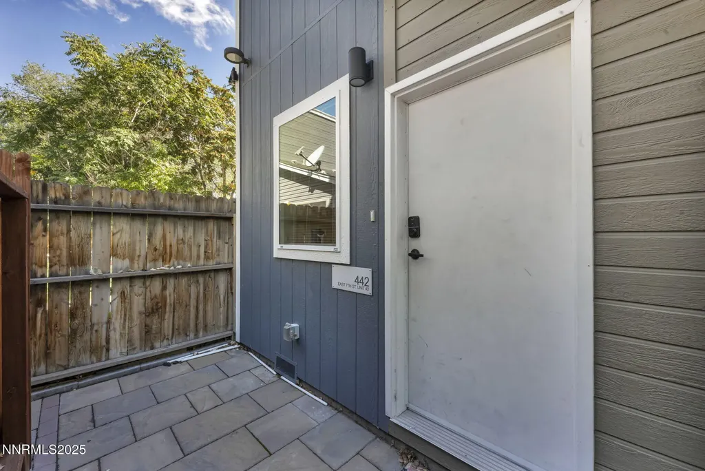 442 7th Reno NV 89512