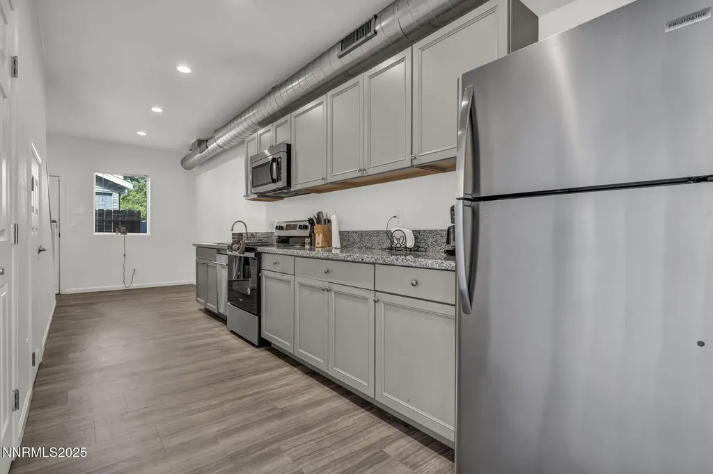 442 7th Reno NV 89512