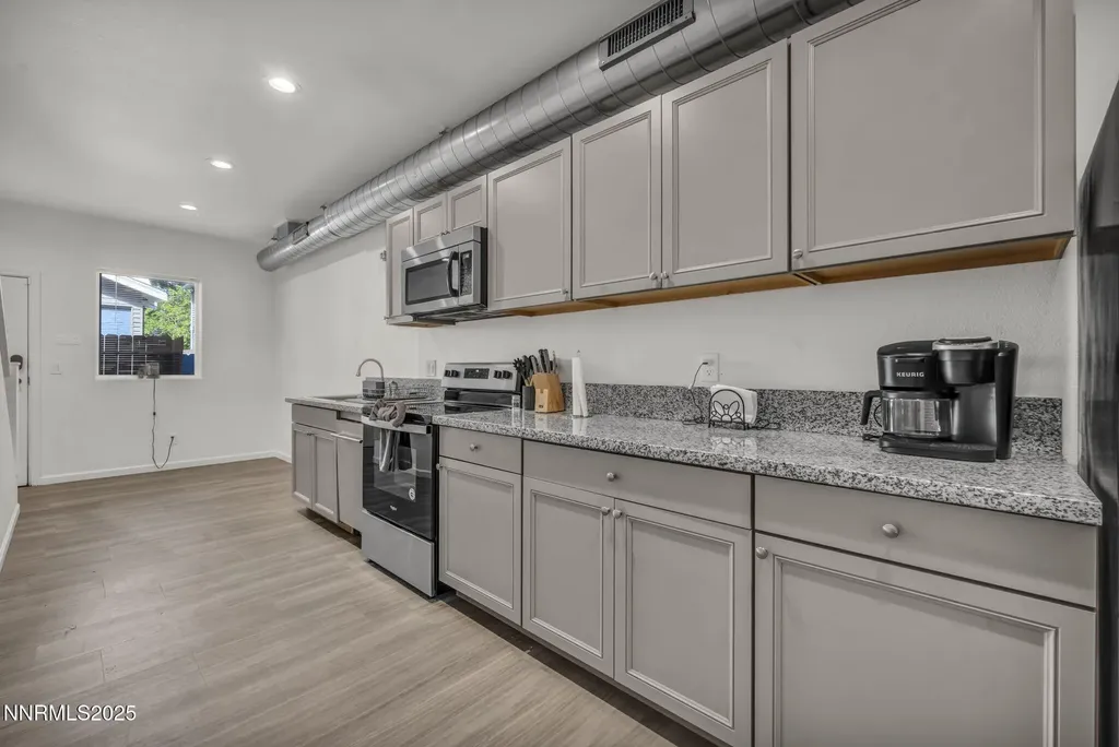 442 7th Reno NV 89512