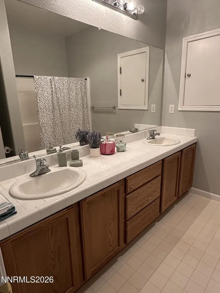 607 St Andrews Dayton NV 89403