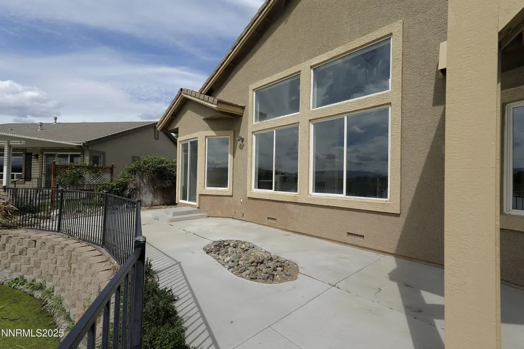 607 St Andrews Dayton NV 89403